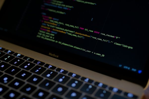 Quels sont les critères pour choisir une plateforme de gestion des conteneurs?
